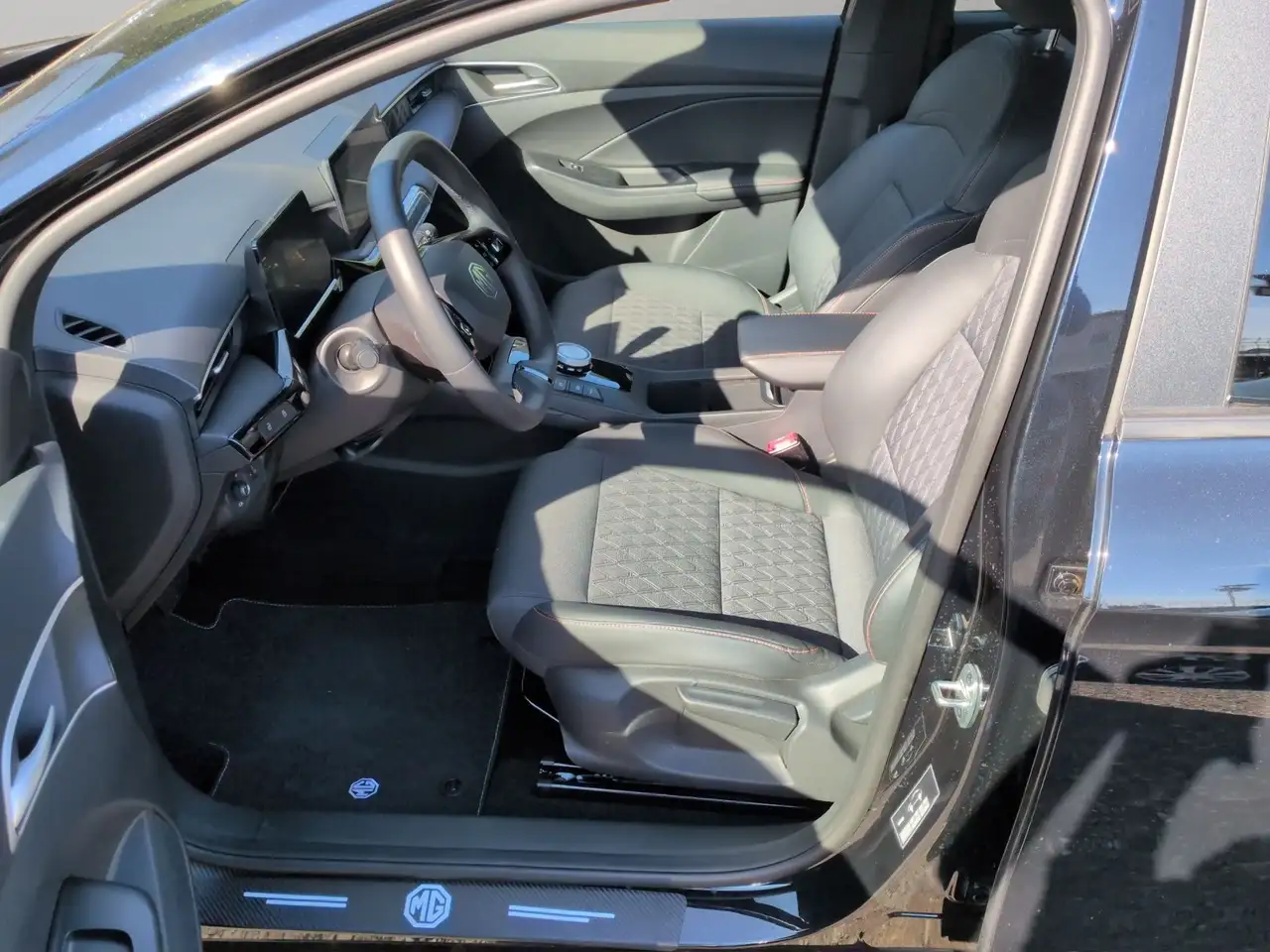 MG MG3 1,5 Hybrid+ Luxury Aut.+360+Sitzheiz+ — Galería del vehículo 5