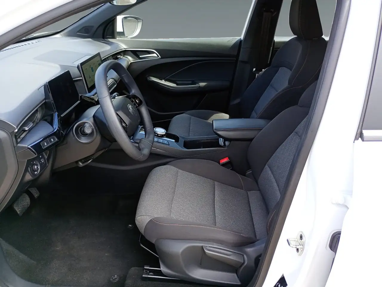 MG MG3 1.5 Comfort AUT+Kamera+ACC+Navi+LM+PDC — Galería del vehículo 10
