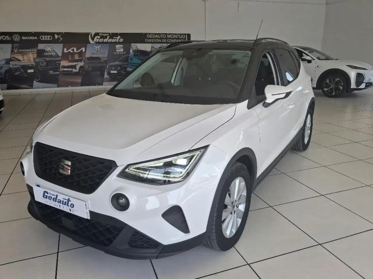 SEAT Arona 1.0 TSI S&S Style XM 115 — Galería del vehículo 3