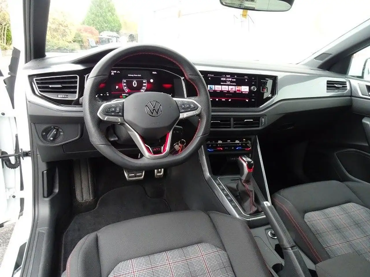 Volkswagen Polo 2.0 TSI GTI DSG - IQ.DRIVE / Matrix — Vehicle gallery 10