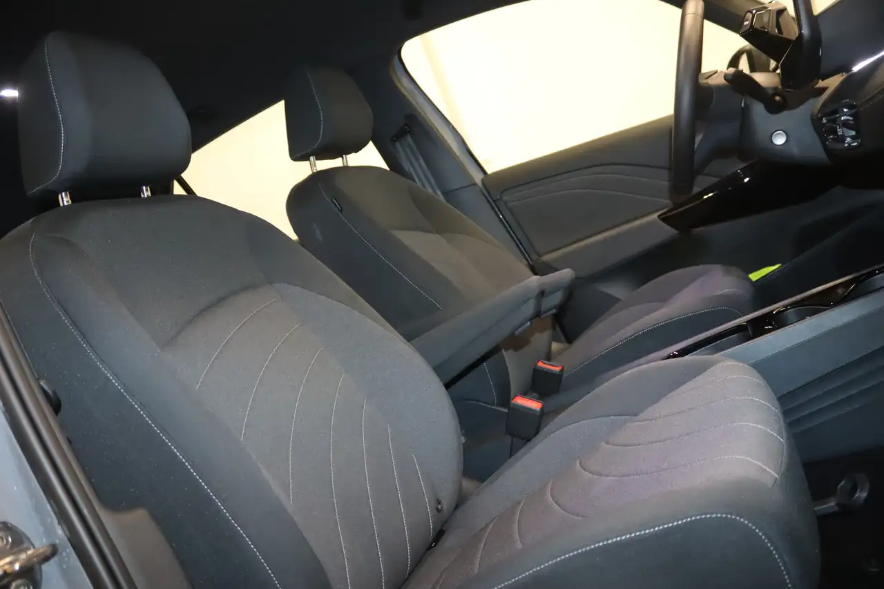 Volkswagen ID.3 Pro 150 kW 62 kw h-CCS-NAV-LED-SHZ-PDC-SPUR — معرض صور السيارة 10