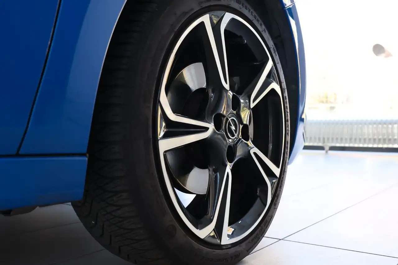 Opel Corsa F GS Kamera/PDC/Lenkhzg. — معرض صور السيارة 7