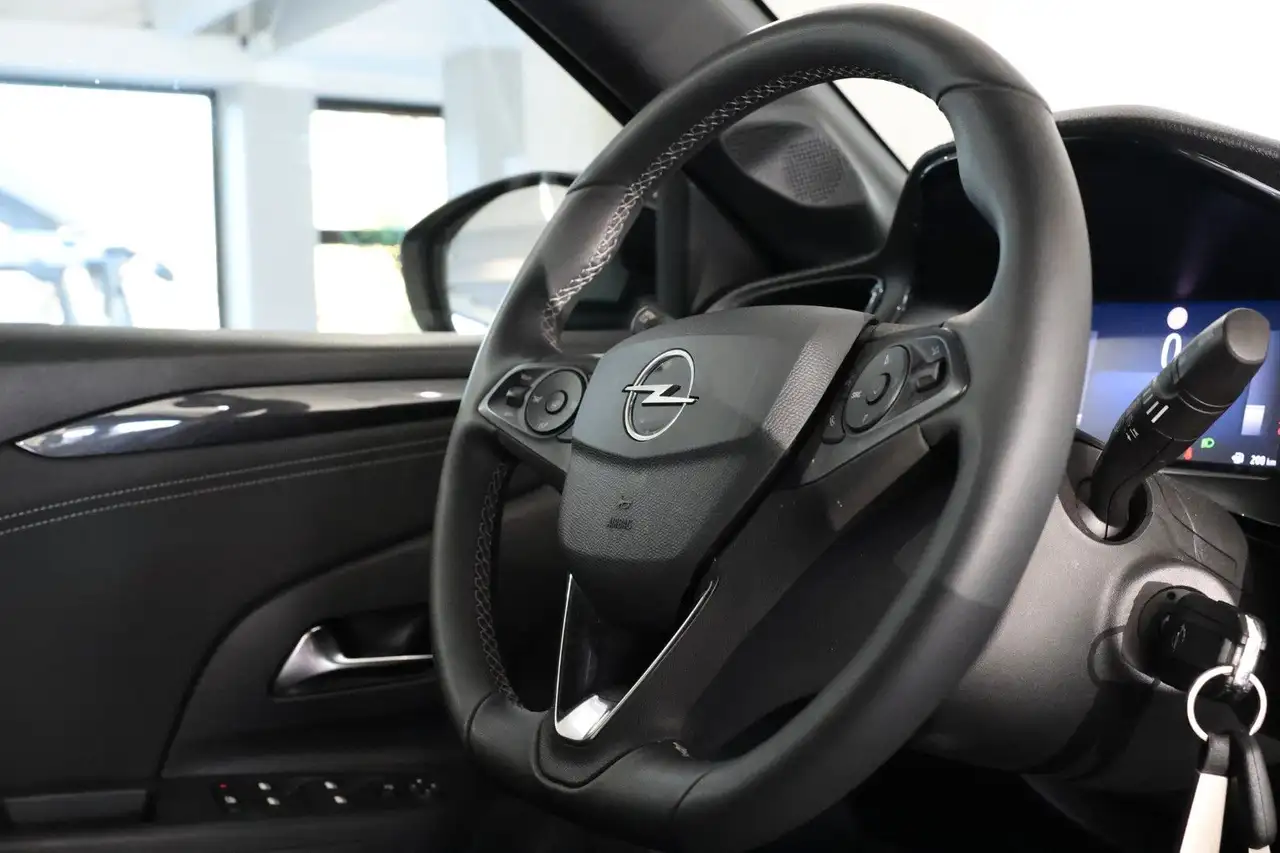 Opel Corsa F GS Kamera/PDC/Lenkhzg. — معرض صور السيارة 23
