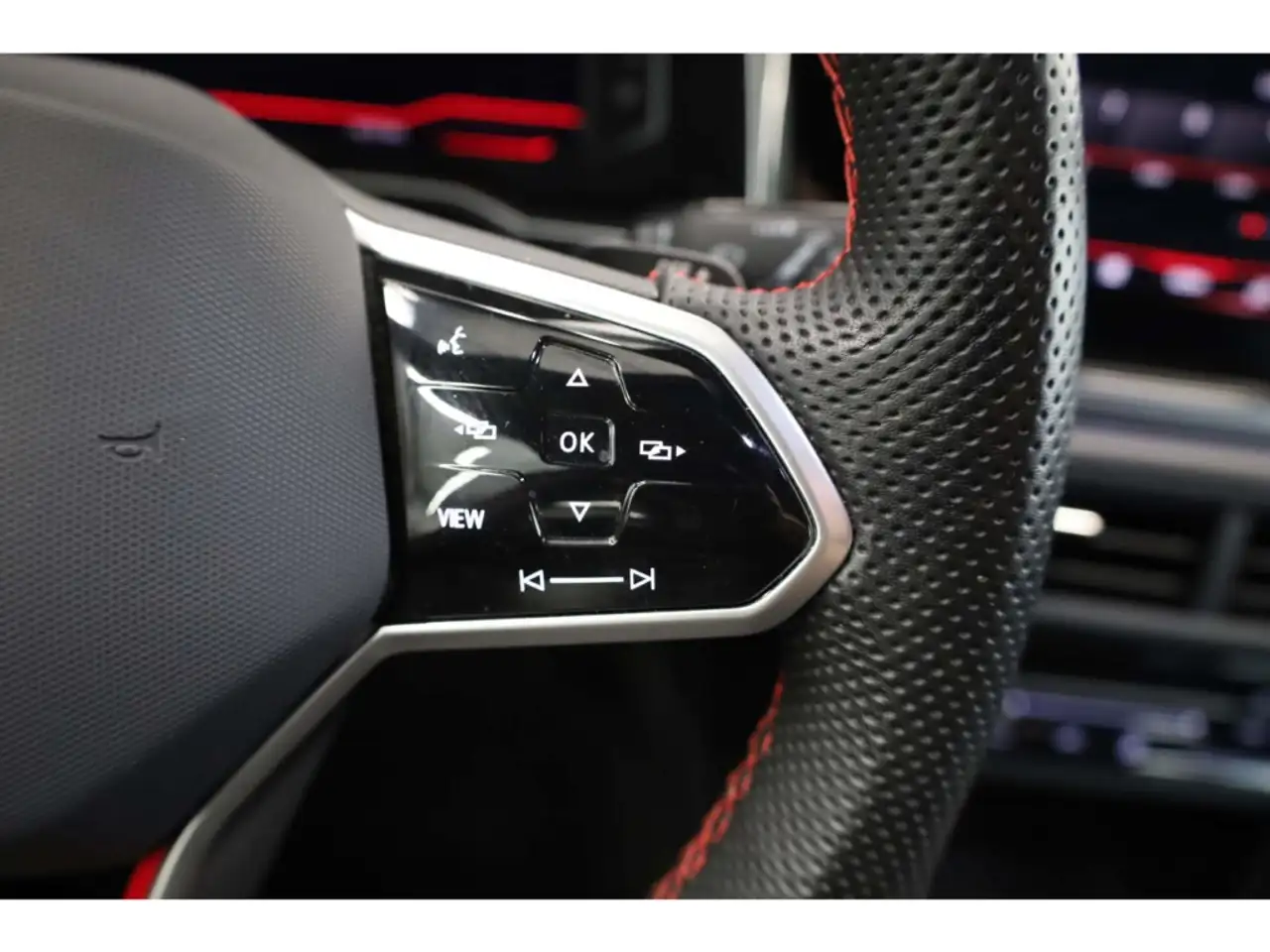 Volkswagen Polo GTI 2.0 TSI OPF DSG Matrix/NAV/ACC/RFK/SH — معرض صور السيارة 12