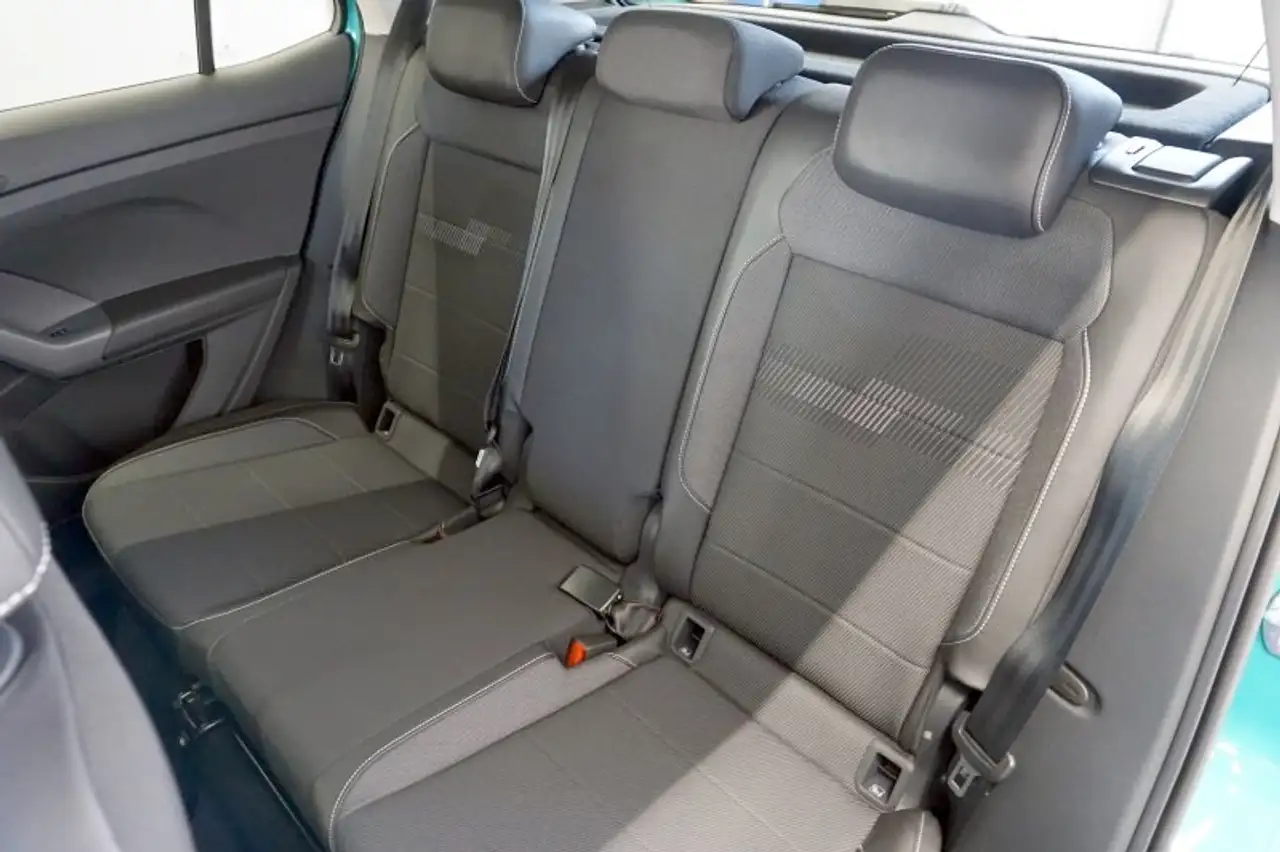 Volkswagen T-Cross 1.5 TSI DSG Style NAVI AHK LED ACC Blind Spot PDC — Galería del vehículo 6