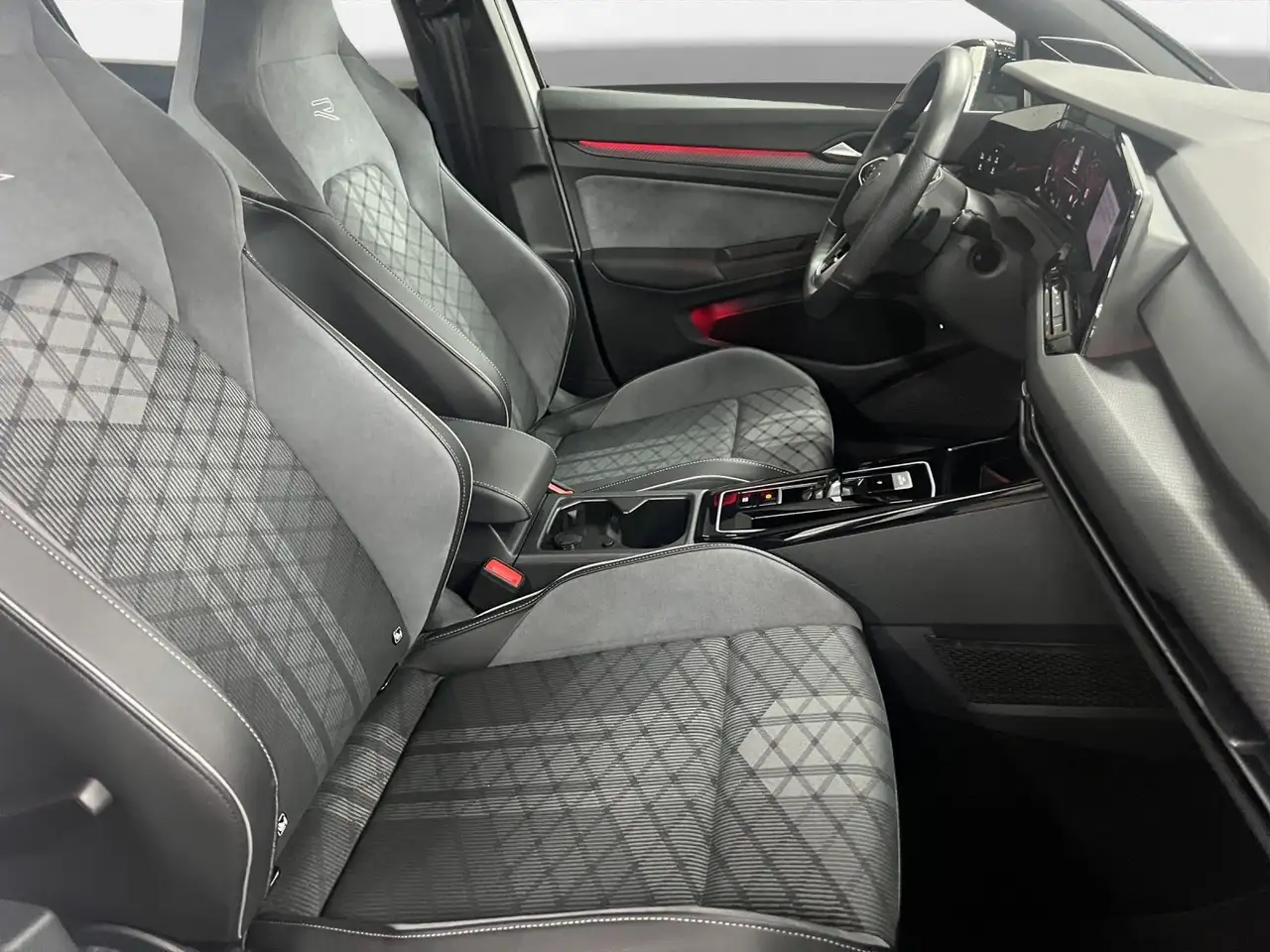 Volkswagen Golf Variant Golf VIII Variant 2.0 TSI 4M R-Line AHK Pano LM — Galerie du véhicule 17