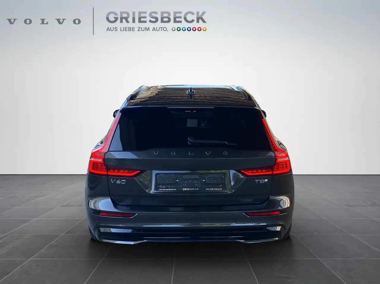 Volvo V60 Kombi T8 Ultra Dark Recharge WiPa*LED*SitzHZG — معرض صور السيارة 4
