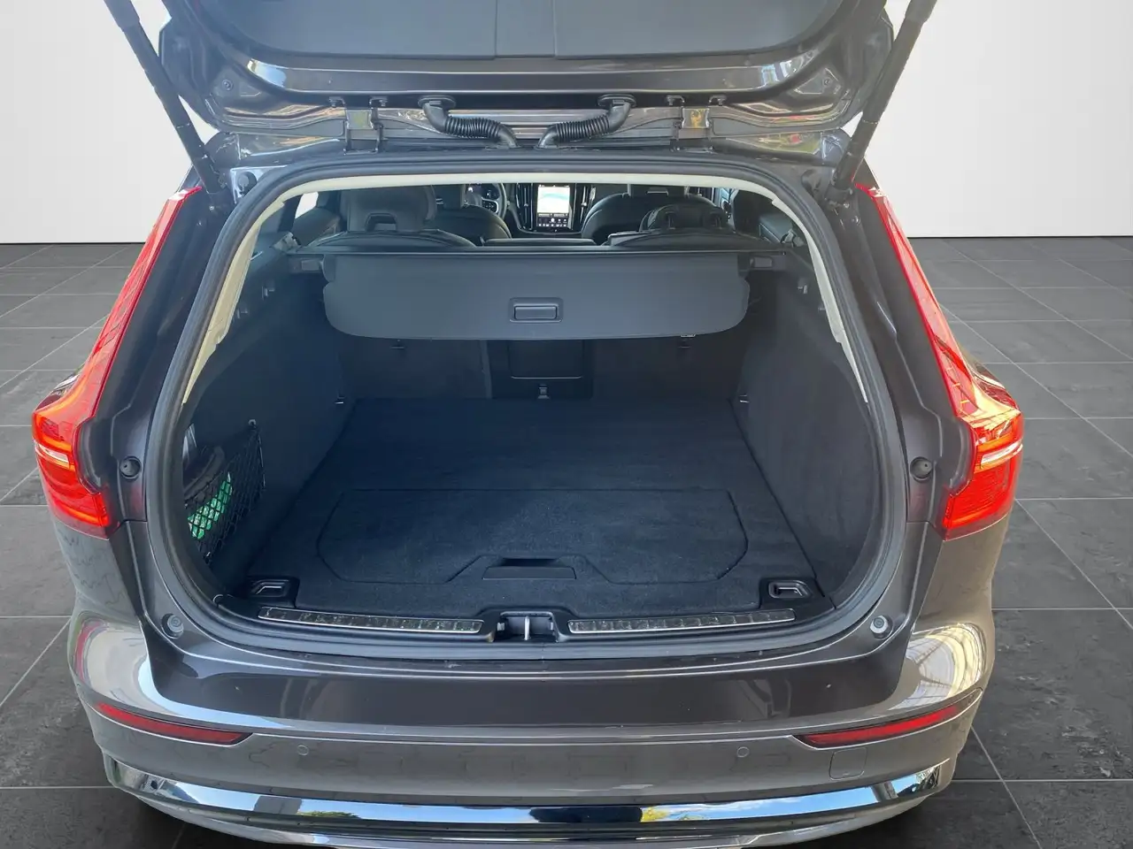 Volvo V60 Kombi T8 Ultra Dark Recharge WiPa*LED*SitzHZG — معرض صور السيارة 14