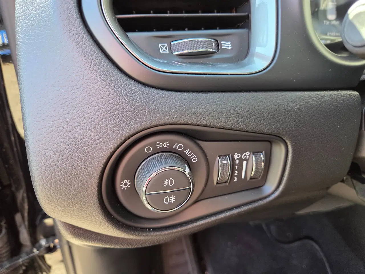 Jeep Renegade 1.5 GSE T4 48V Lim. ACC LED NAVI KAMERA — Galerie du véhicule 7