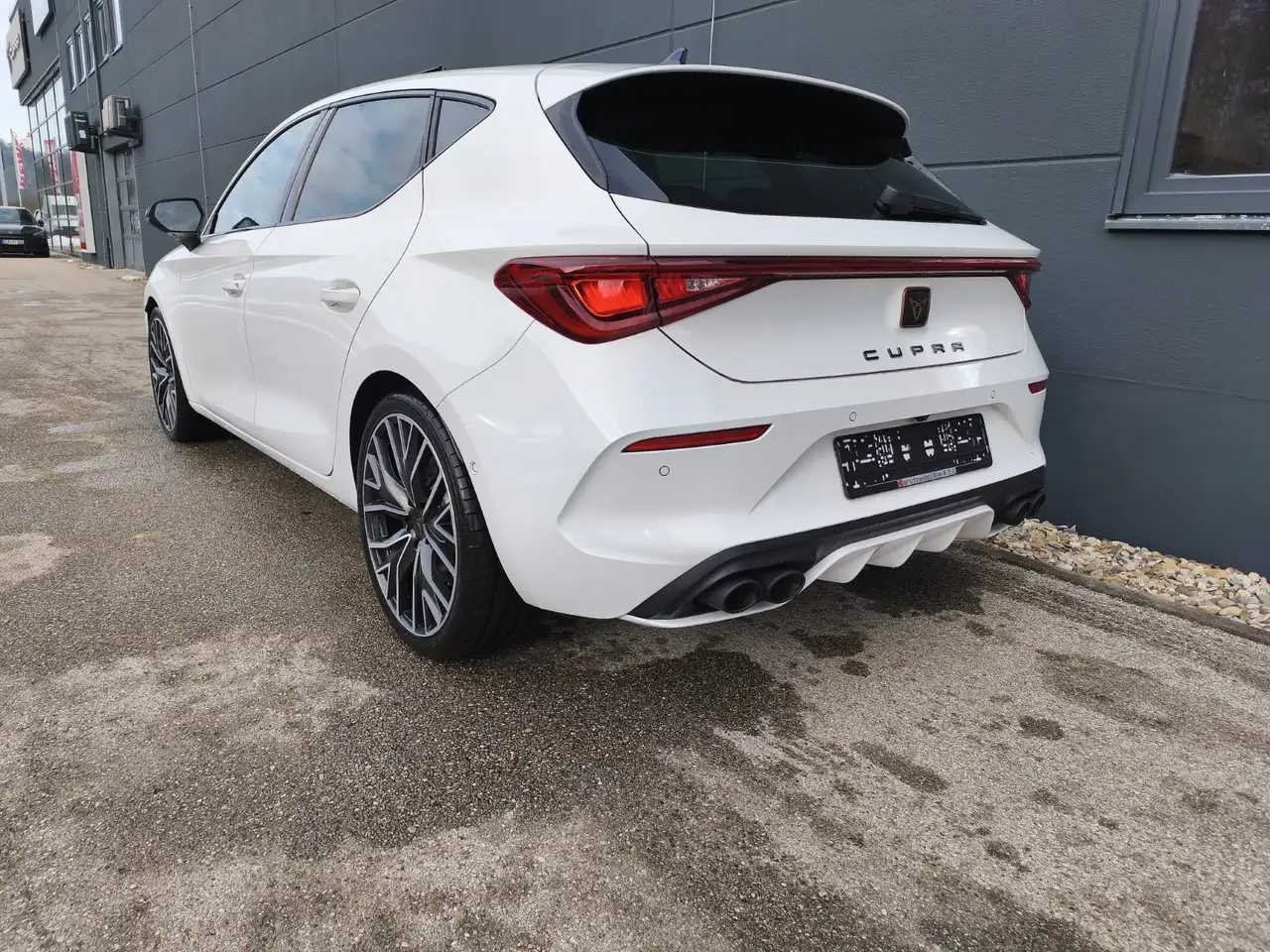 CUPRA Leon 2.0 TSI DSG VZ KAMERA NAVI ACC — Galerie du véhicule 4