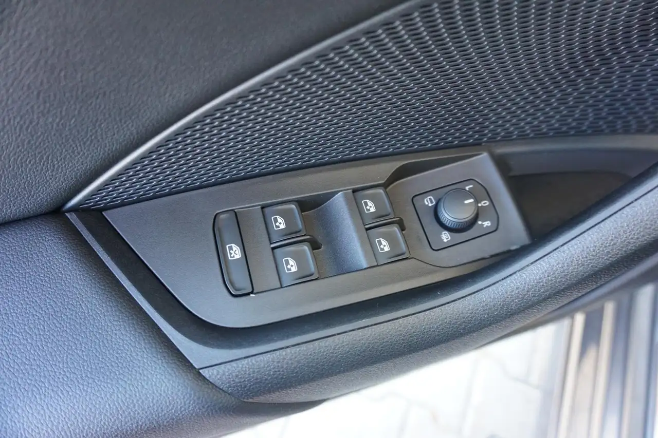 Skoda Octavia 1.5TSI Combi Style Navi Kamera ACC LED — Vehicle gallery 21