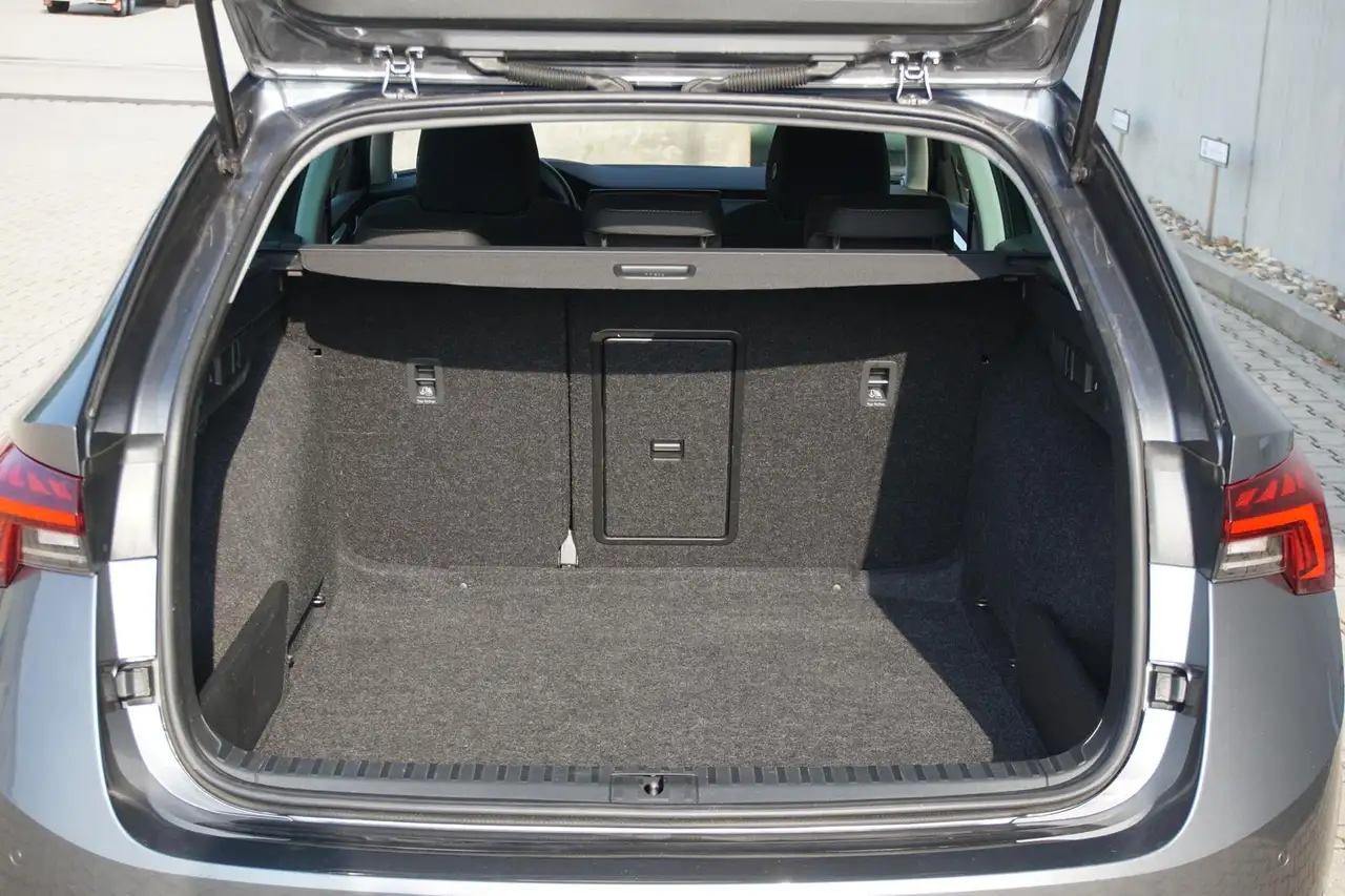 Skoda Octavia 1.5TSI Combi Style Navi Kamera ACC LED — Vehicle gallery 19
