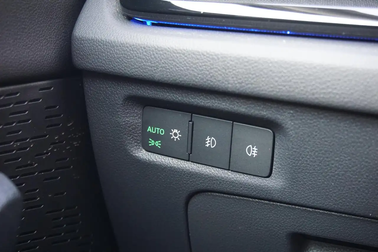 Skoda Octavia 1.5TSI Combi Style Navi Kamera ACC LED — Vehicle gallery 20