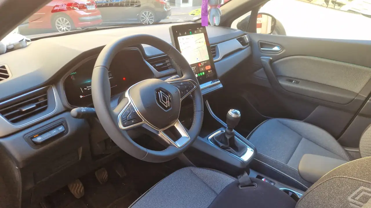 Renault Captur TCe Techno 67kW — معرض صور السيارة 4