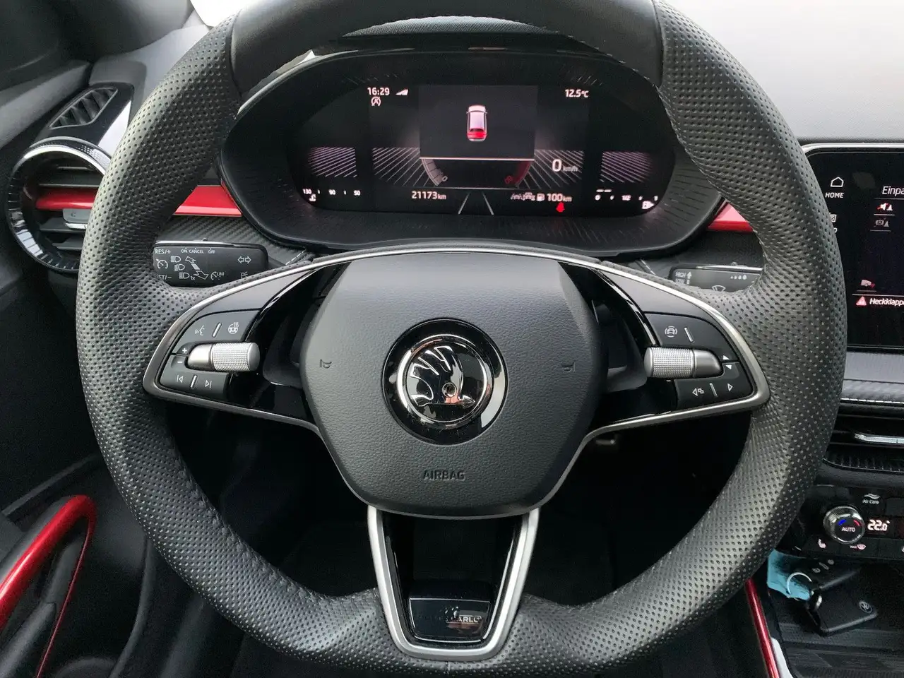 Skoda Fabia Monte Carlo 116PS Panorama/Kamera/AppConne — معرض صور السيارة 12