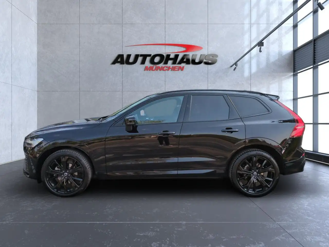 Volvo XC60 B5 (Benzin) Plus Black Edition AWD - RFK Navi — معرض صور السيارة 10
