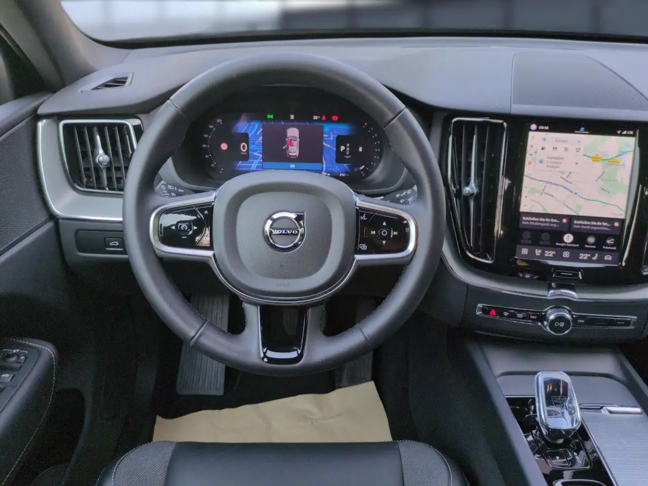 Volvo XC60 B5 (Benzin) Plus Black Edition AWD - RFK Navi — معرض صور السيارة 19
