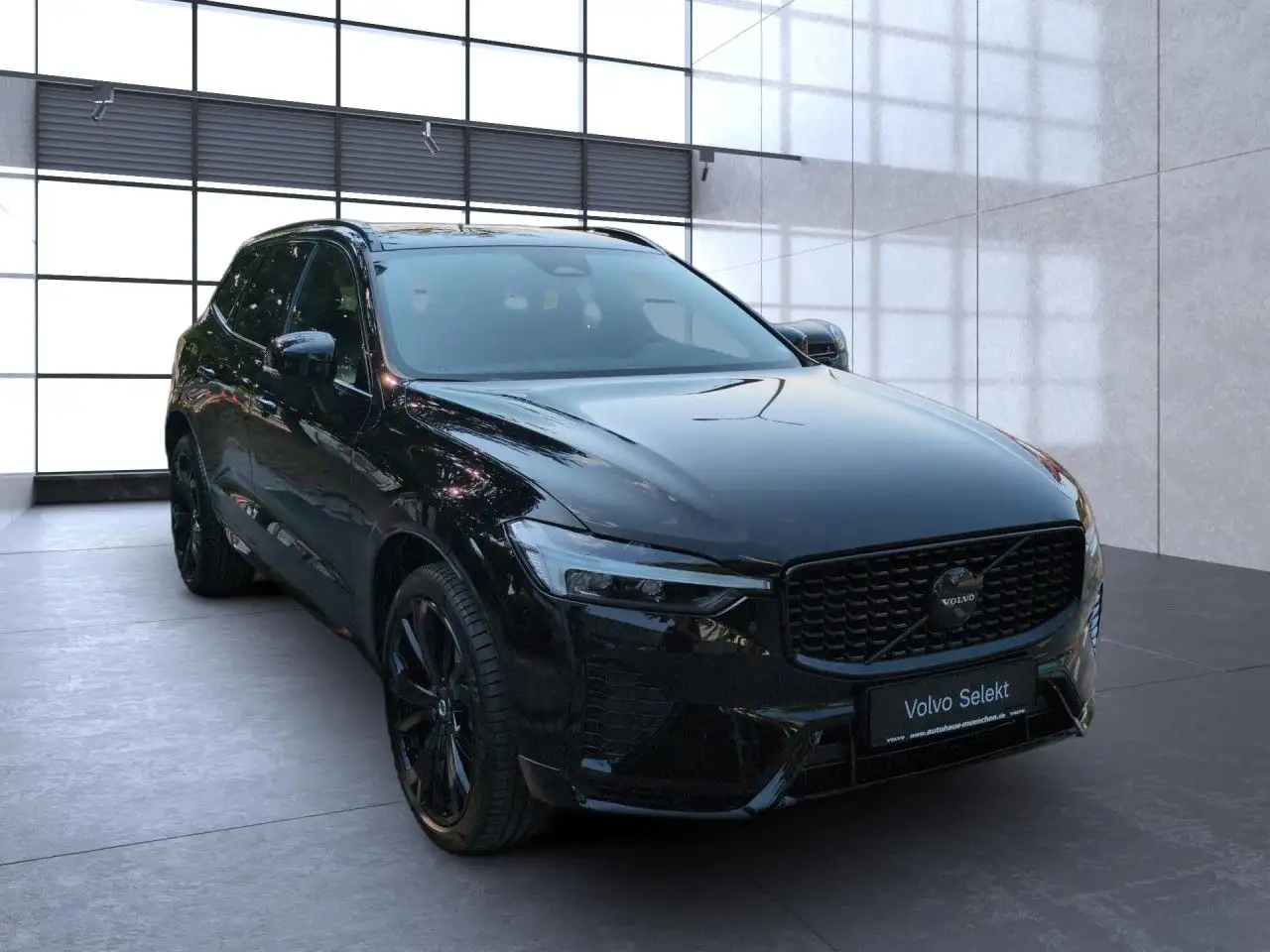 Volvo XC60 B5 (Benzin) Plus Black Edition AWD - RFK Navi — معرض صور السيارة 8