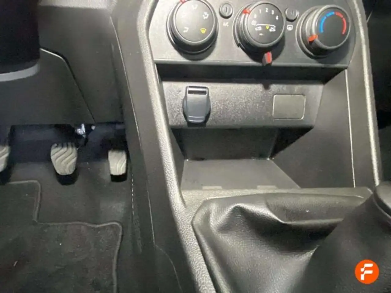 Dacia Sandero TCe Essential 67kW — Vehicle gallery 31