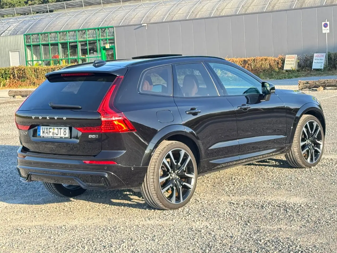 Volvo XC60 ULTRA DARK B&W+LUFTFWK+22"+BEL.SITZE — معرض صور السيارة 5