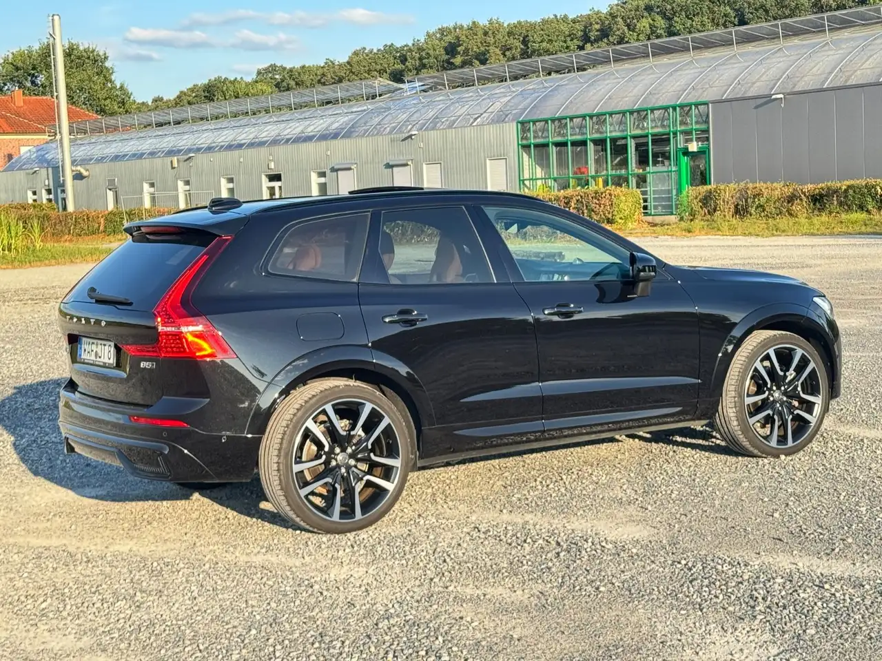 Volvo XC60 ULTRA DARK B&W+LUFTFWK+22"+BEL.SITZE — معرض صور السيارة 4