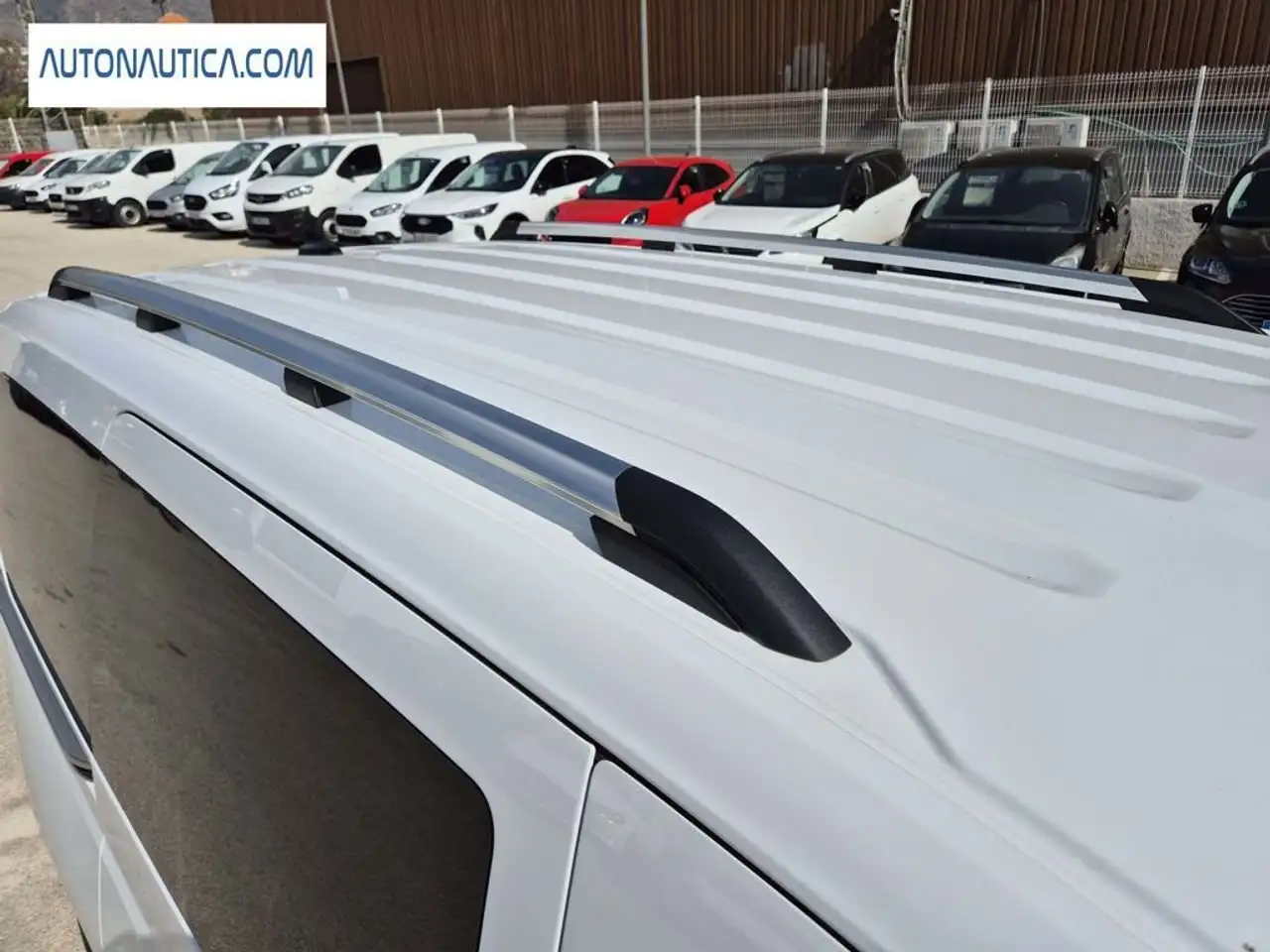 Ford Tourneo Connect Grand 2.0 Ecoblue LWB L2 Titanium AWD 122 — معرض صور السيارة 18