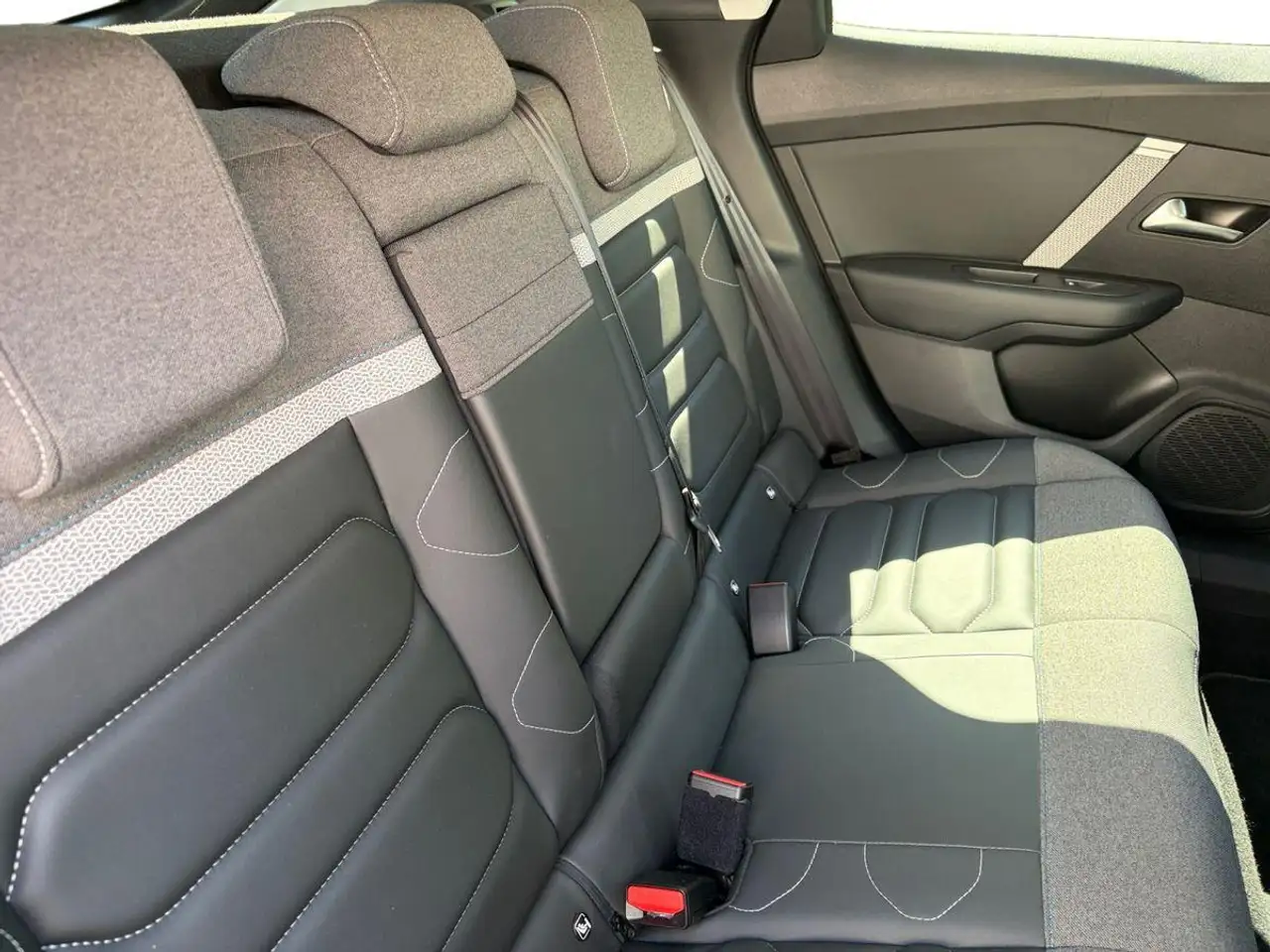 Citroen C4 1.2 12V e-THP / PureTech — Galerie du véhicule 18