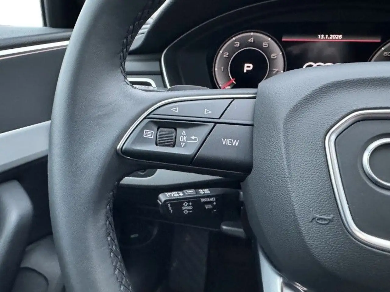 Audi A4 Avant 45 TFSI quattro S line — معرض صور السيارة 12