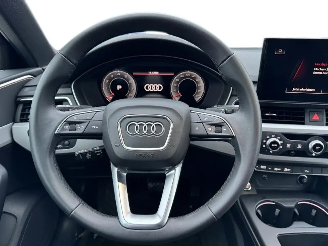 Audi A4 Avant 45 TFSI quattro S line — معرض صور السيارة 10