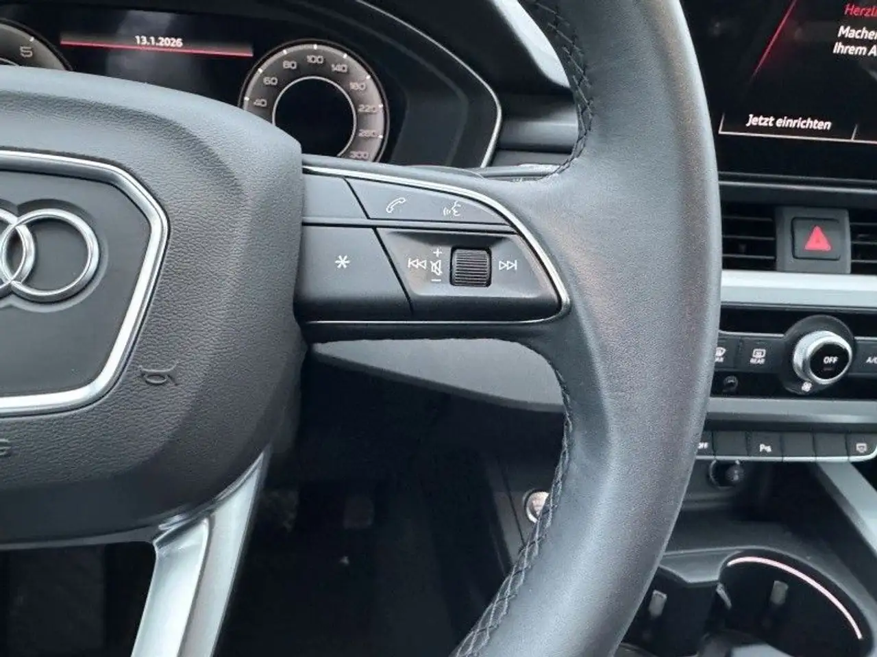 Audi A4 Avant 45 TFSI quattro S line — معرض صور السيارة 11