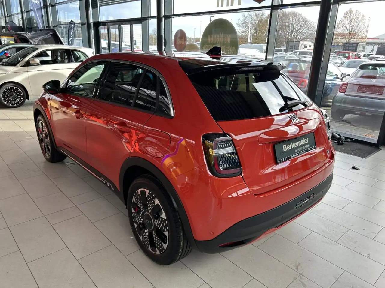 Fiat 600e 54kwh 156PS La Prima*Voll-LED/Kamera/NAVI* — معرض صور السيارة 3