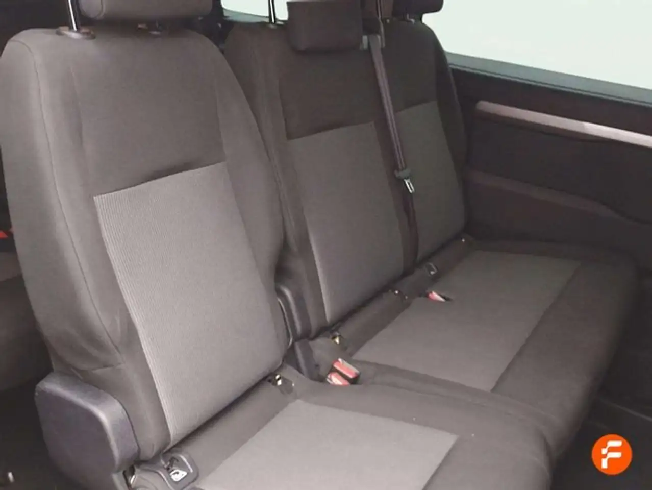 Peugeot Traveller VF3VKEHZ3RZ026378 — معرض صور السيارة 14