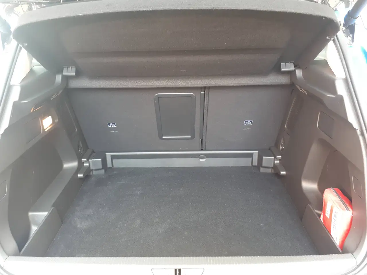Opel Grandland 1.2 "GS" AUTOMATIK, Sitz-/Lenkradhzg., NAVI, Alufelgen, etc. — معرض صور السيارة 11
