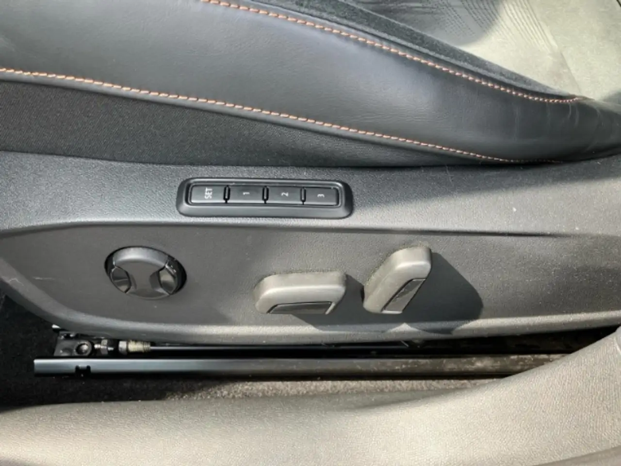 CUPRA Formentor 2.0 TSI VZ Tribe Edition 4Drive/CarPlay/Parklenkas — معرض صور السيارة 16