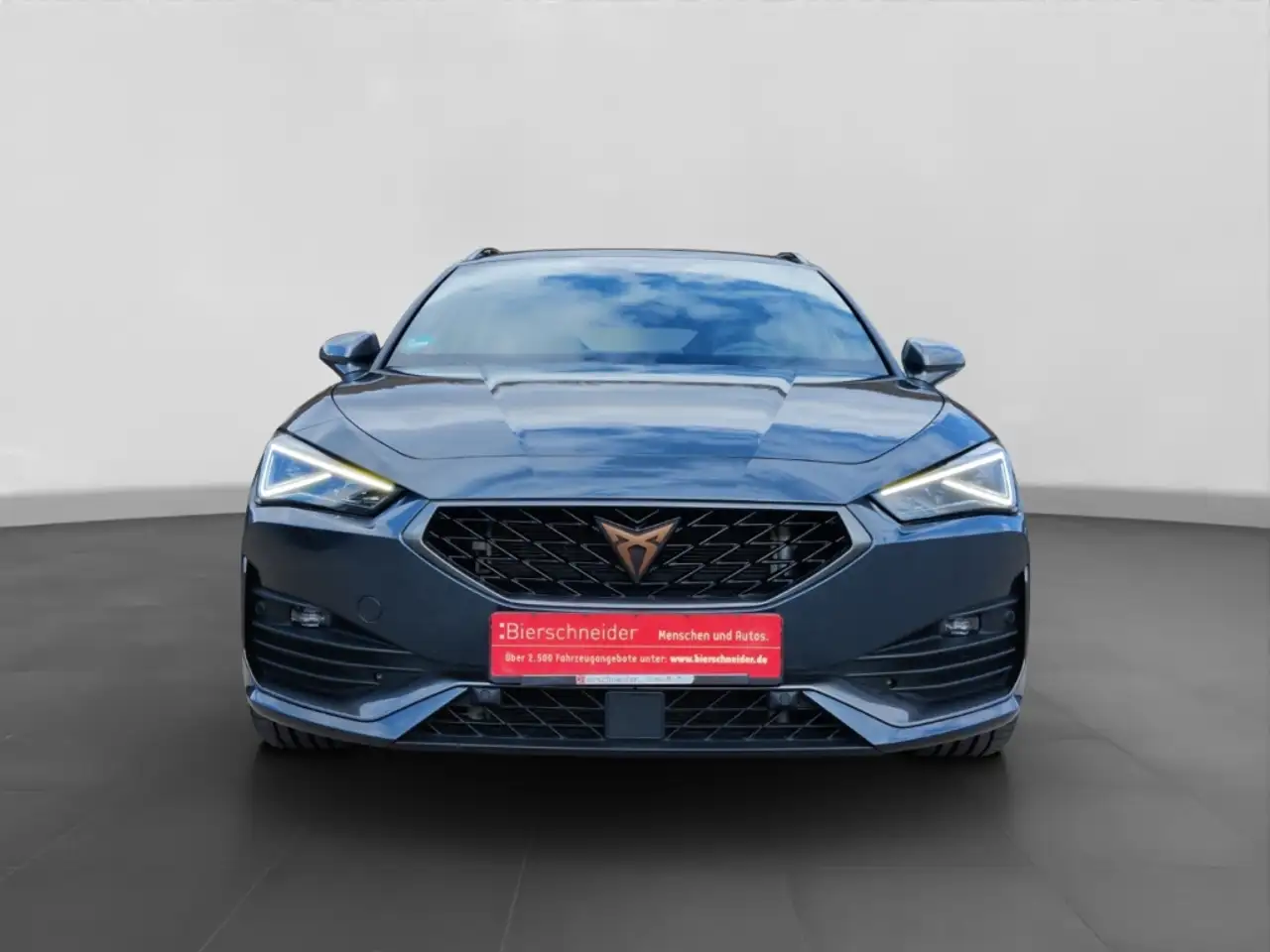 CUPRA Leon Sportstourer 2.0 TSI DSG VZ PANO AHK MATRIX EL.SIT — معرض صور السيارة 4
