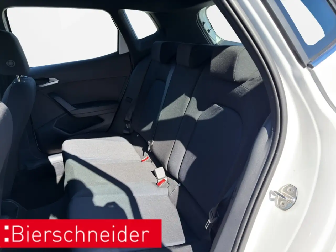 SEAT Arona 1.5 TSI DSG FR LED Navi PDC Full Link Cockpit WP — Galerie du véhicule 14