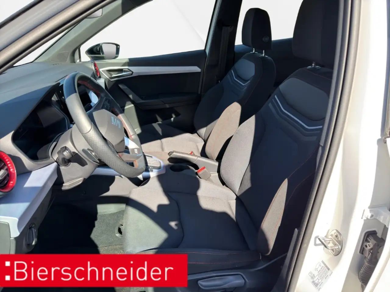 SEAT Arona 1.5 TSI DSG FR LED Navi PDC Full Link Cockpit WP — Galerie du véhicule 13