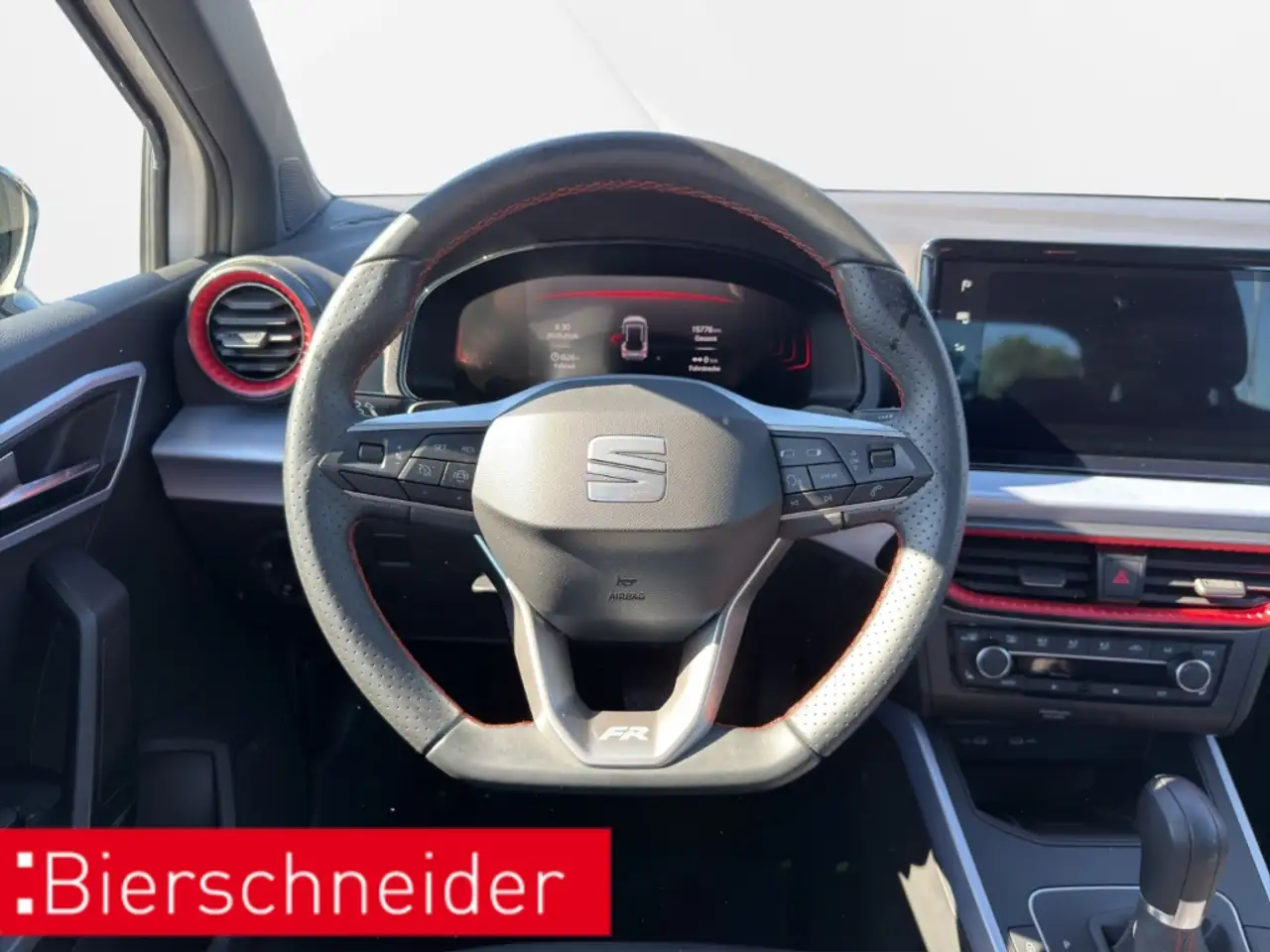 SEAT Arona 1.5 TSI DSG FR LED Navi PDC Full Link Cockpit WP — Galerie du véhicule 16