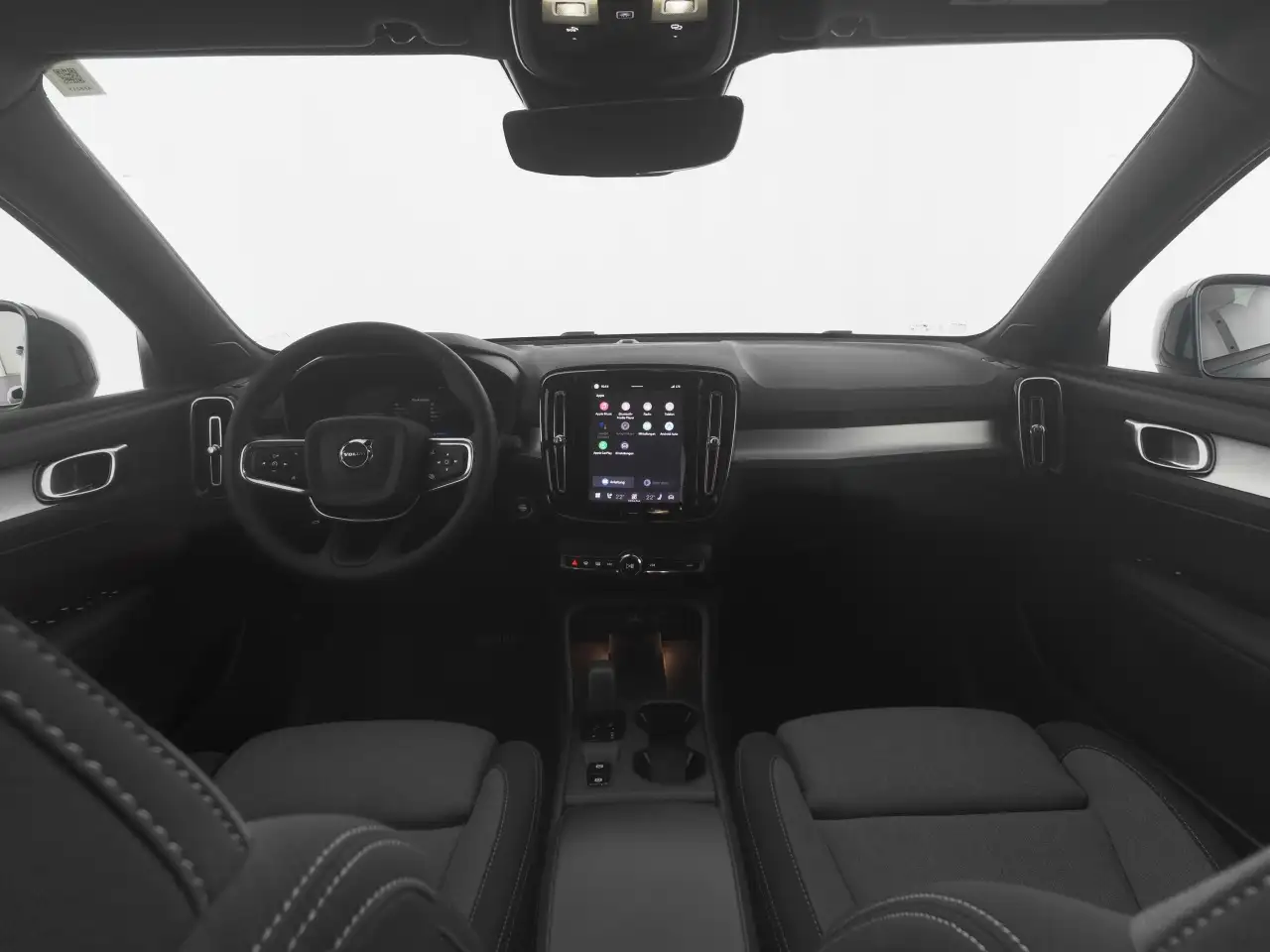 Volvo XC40 B3 CORE FAP+LICHTPAK+KAMERA+MET+WINTERPAK+ — معرض صور السيارة 4