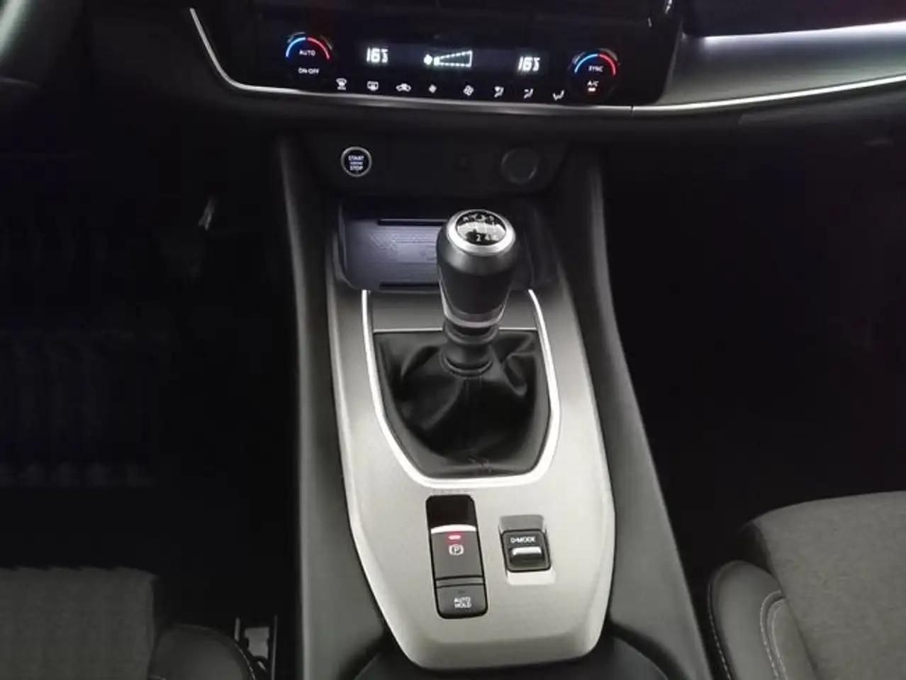 Nissan Qashqai DIG-T 103kW N-Connecta — Vehicle gallery 17