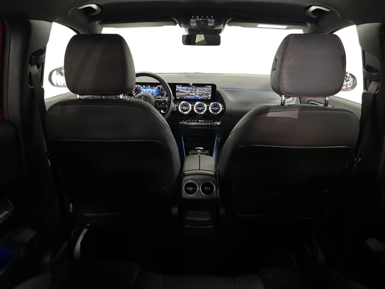 Mercedes-Benz GLA 250 250e — Galerie du véhicule 27