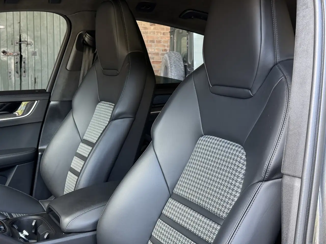 Porsche Cayenne Coupe LEICHTBAU SPORTPAKET*22 Z GT*SOFT-CLOSE — معرض صور السيارة 4