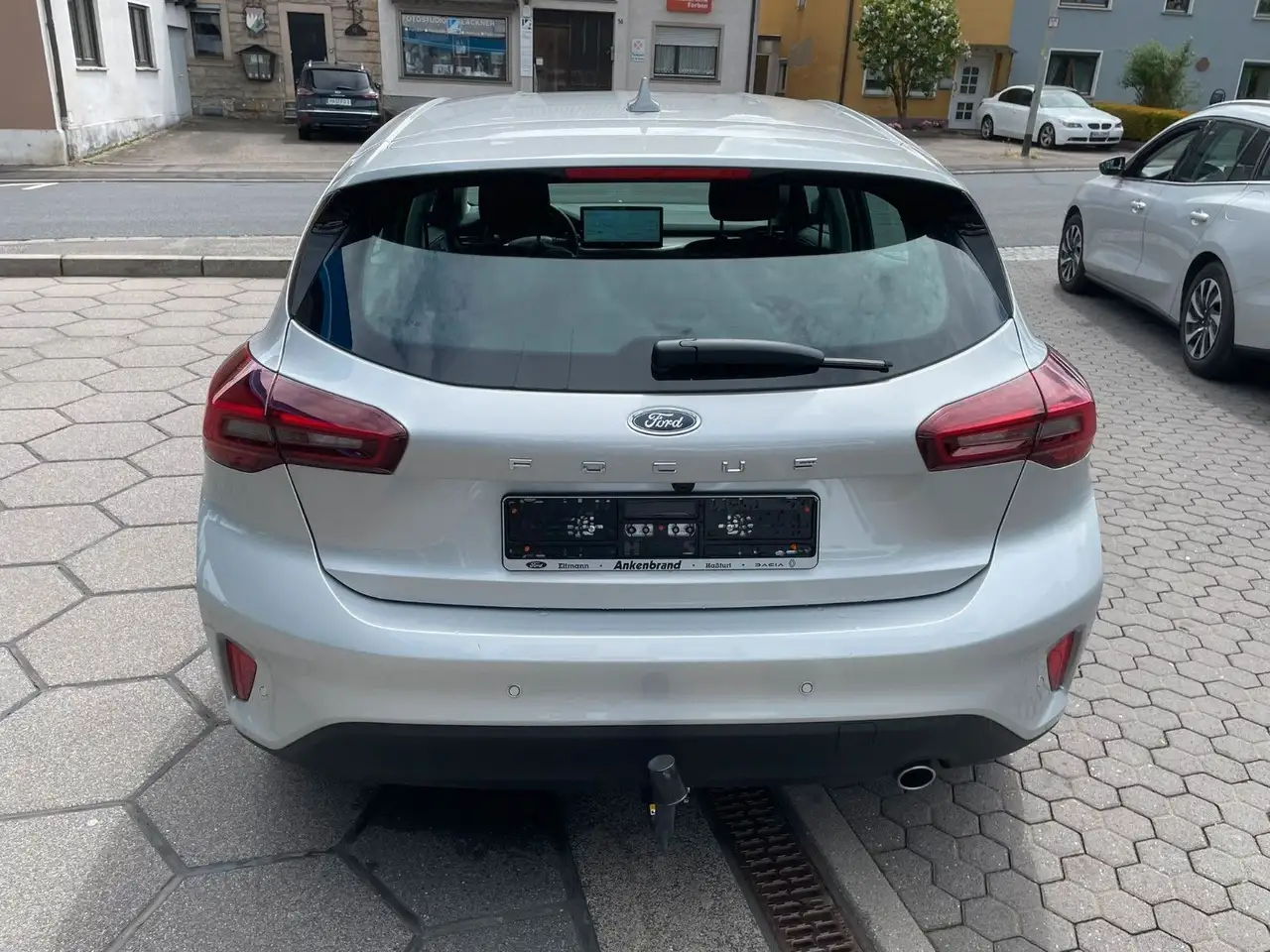 Ford Focus Lim. Titanium*AHK*SHZ*RFK*ALLWETTER — Galería del vehículo 5