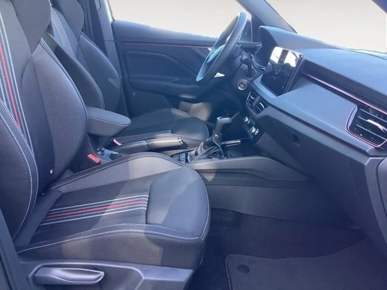 Skoda Kamiq 1.5 TSI DSG Monte Carlo Navi,AHK,LM8,ACC — Vehicle gallery 15