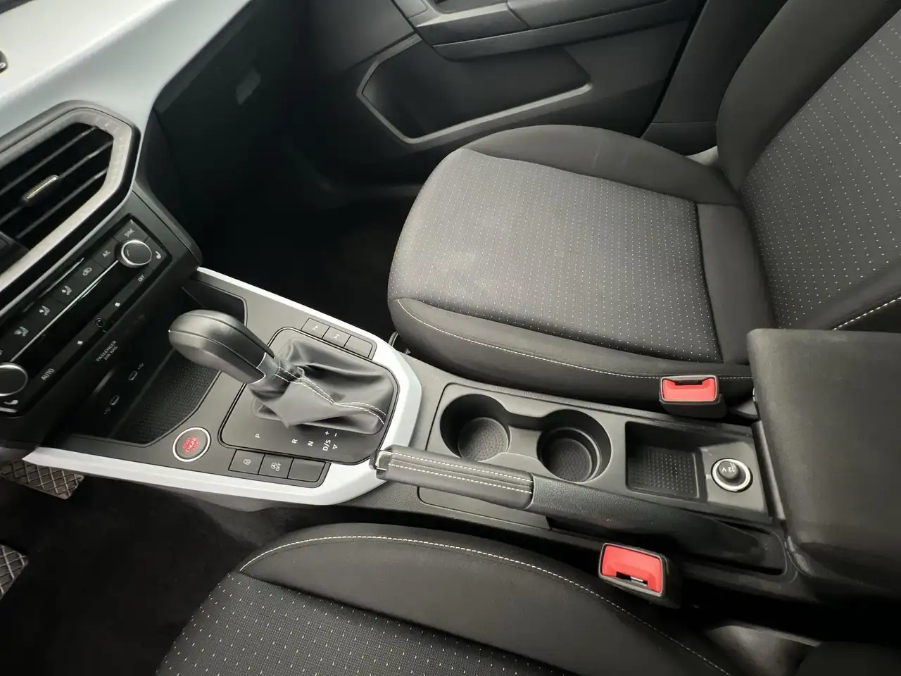 SEAT Arona Style Edition 1.0 *NAVI*RFK*SHZ*uvm — Vehicle gallery 14