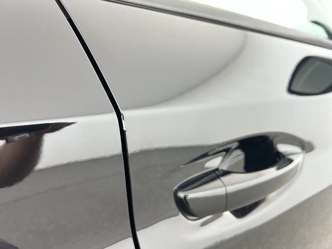Peugeot 208 Allure 1.2*SHZ*KLIMA*PDC*uvm — Galería del vehículo 18