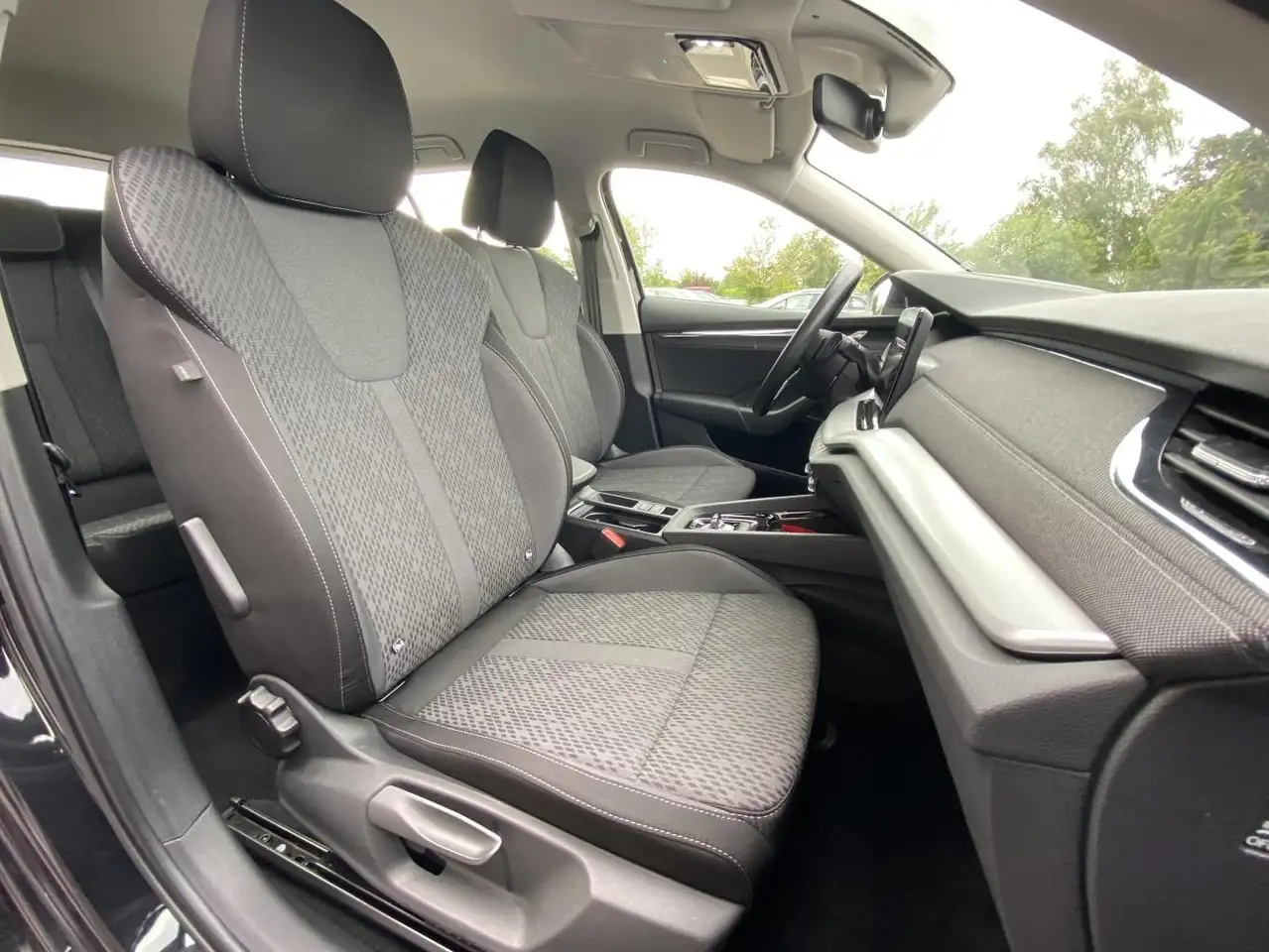 Skoda Octavia Combi 1.5 TSI e-TEC DSG Style HEAD-UP+SM — Galería del vehículo 10