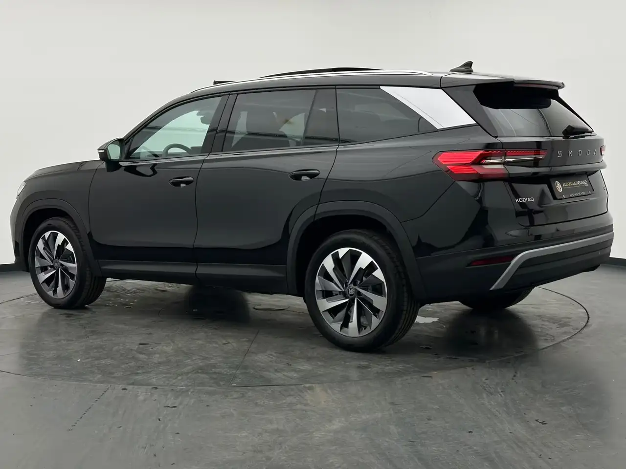 Skoda Kodiaq Kodiaq 1.5 TSI DSG +NAV+MATRIX+CAM+AHK+SHZ — Vehicle gallery 10