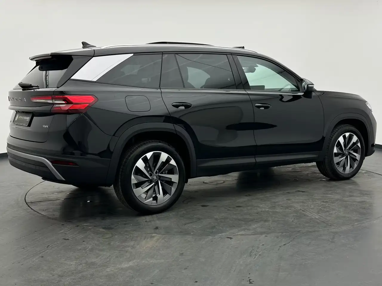 Skoda Kodiaq Kodiaq 1.5 TSI DSG +NAV+MATRIX+CAM+AHK+SHZ — Vehicle gallery 14