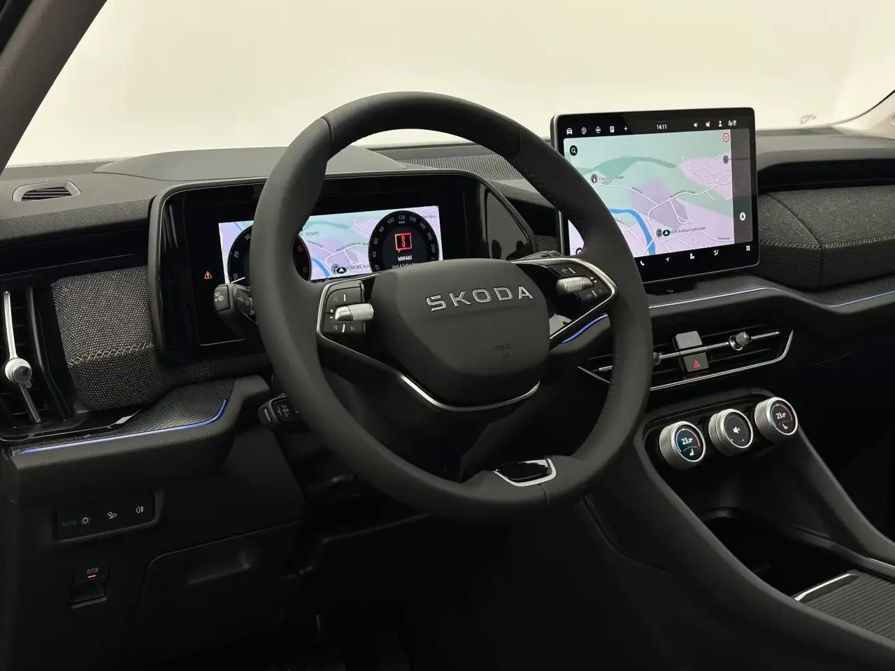 Skoda Kodiaq Kodiaq 1.5 TSI DSG +NAV+MATRIX+CAM+AHK+SHZ — Vehicle gallery 23